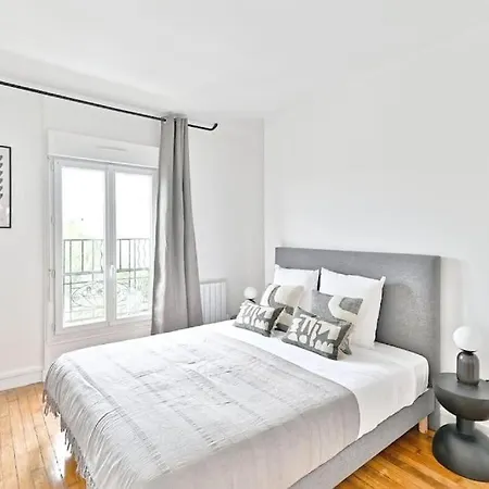 Apartment Equipe A Proche Paris - Ii
