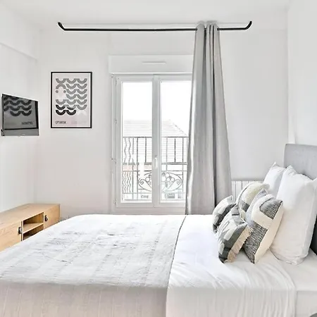 Apartment Equipe A Proche Paris - Ii *